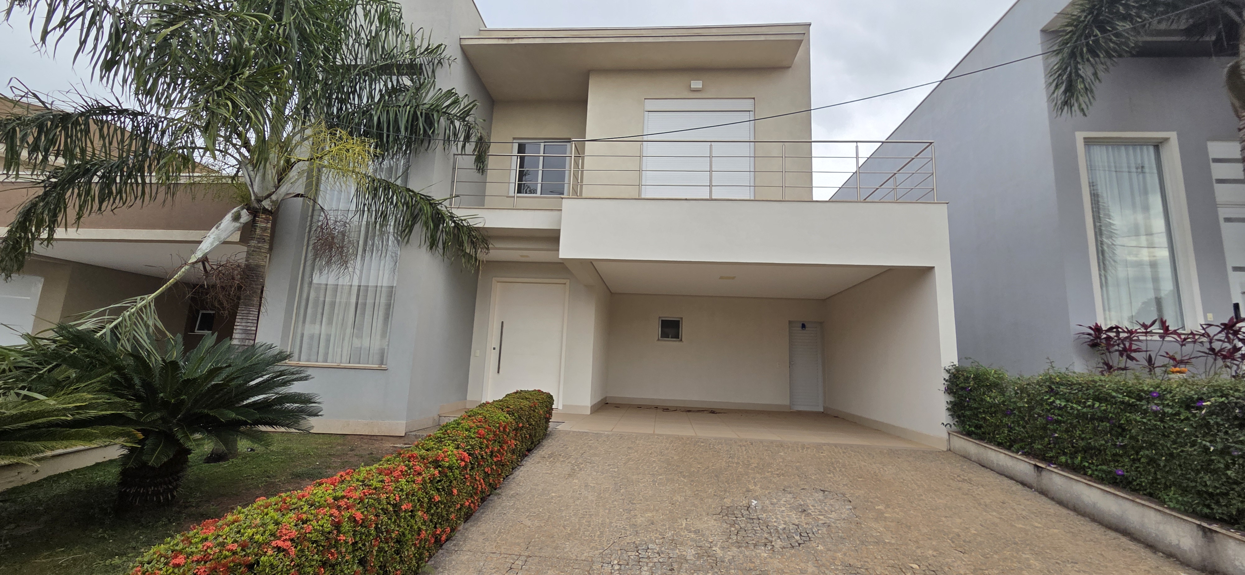 Sobrado — Condomínio Residencial Real Park — 3 dorm. (3 suítes) — 250.00m² — Venda, ambiente 2